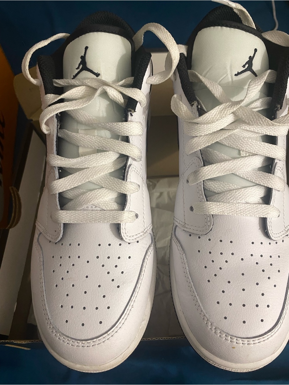 Big kids Jordan 1 low